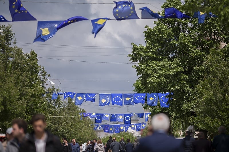 EU kažnjava Kosovo: Zbog tablica s dnevnog reda skinuta odluka o viznoj liberalizaciji
