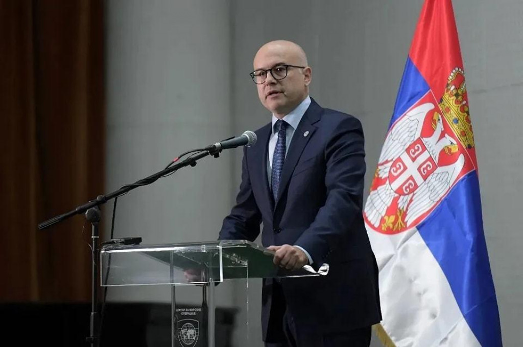 Ministar odbrane Srbije: Vojska spremna da štiti Srbe na Kosovu