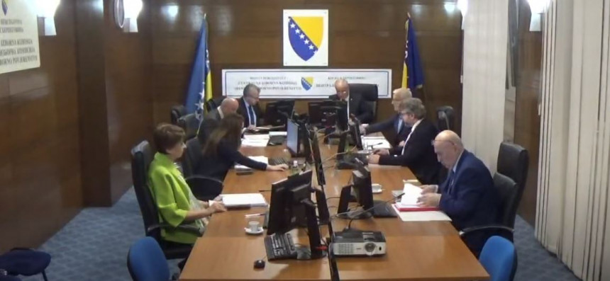 CIK potvrdio rezultate i regularnost izbora u BiH CIK potvrdio rezultate i regularnost izbora u BiH