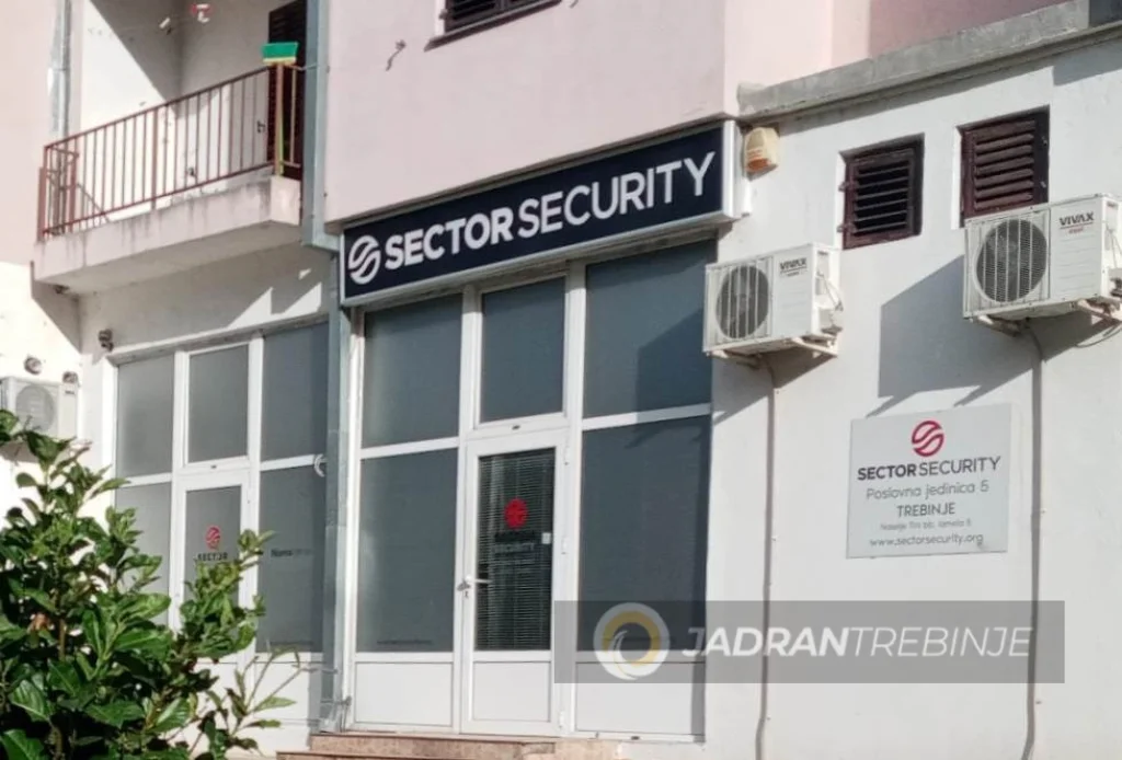 Zbog čega su nezadovoljni radnici kompanije „Sector Security“ u Trebinju?