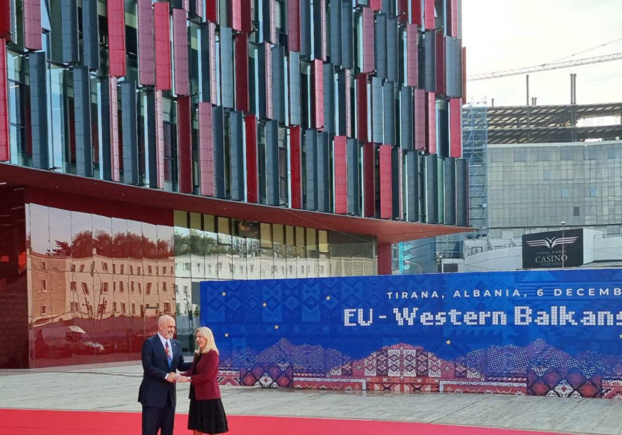Dočekao je albanski premijer: Cvijanovićeva stigla u Tiranu na samit EU-Balkan