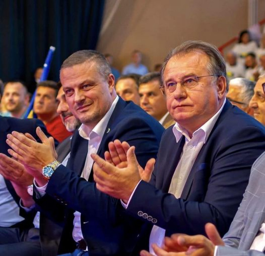 Mijatović pozvao poslanike SDP da podrže opoziciju