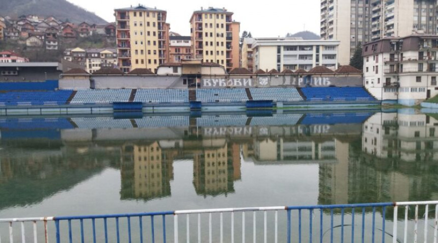 Rijeka Drina potopila gradski stadion u Zvorniku