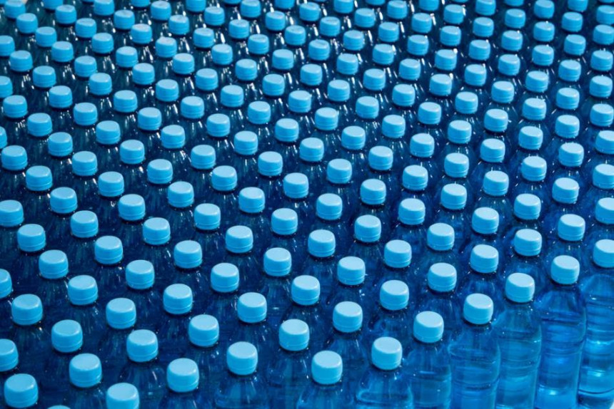 Pet flaširanih voda biće povučeno sa tržišta u BiH