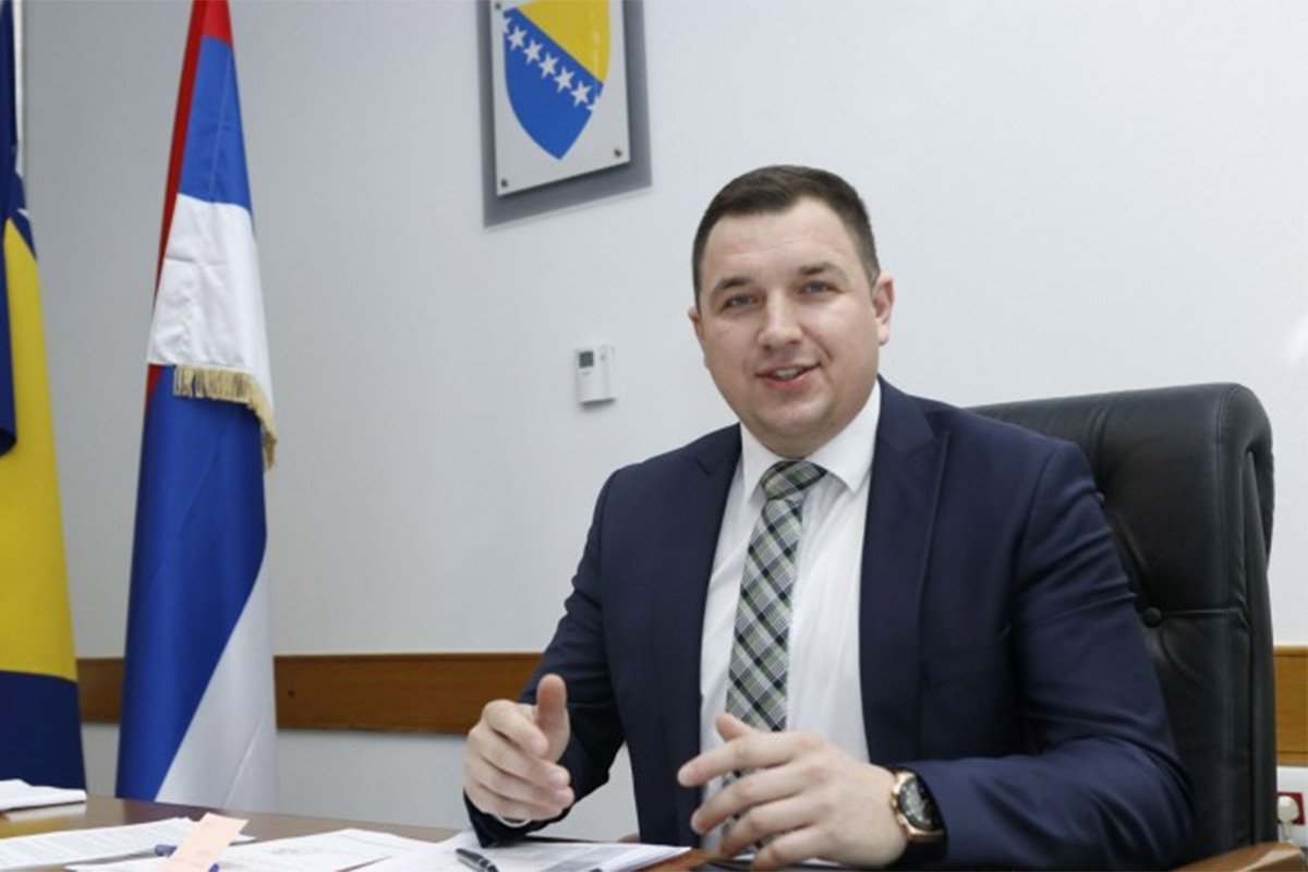Sud BiH: Lučić mora kretanje svesti na kuću