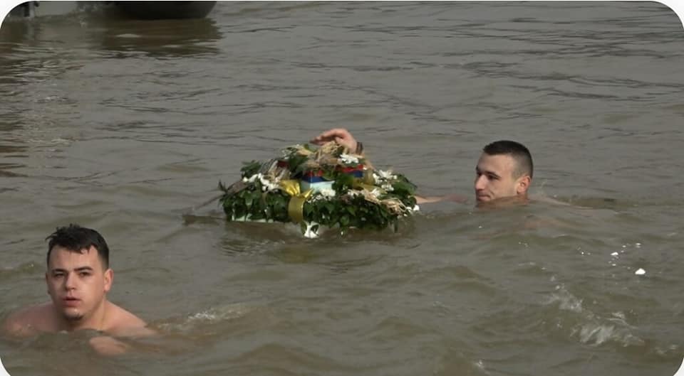 Brod: David Sremac pobjednik u plivanju za Časni krst