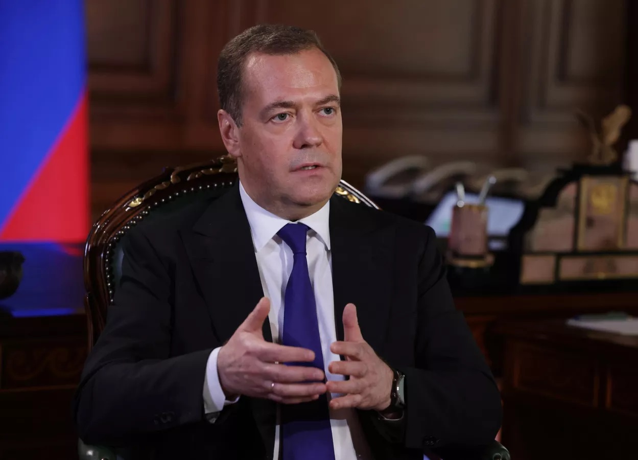 Medvedev: Ne trebaju vam podmornice, jer uskoro ostajete bez mora