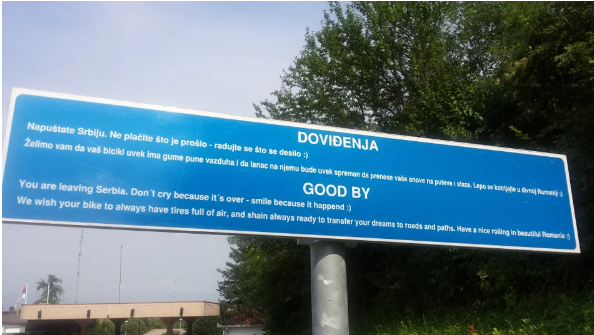 „Prevod na engleski radio mali od komšije“ Natpis s granice između Srbije i Rumunije postao predmet ismijavanja na društvenim mrežama (FOTO)