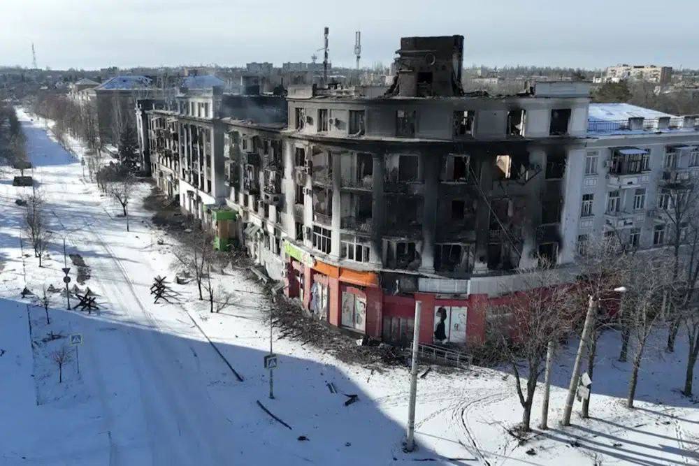 Rat u Ukrajini, 369. dan – Vazdušni udari; Ruske snage praktično u centru Bahmuta, proboj s juga
