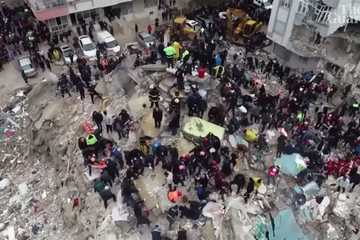 Snimci iz vazduha: Turski i sirijski gradovi sravnjeni sa zemljom (VIDEO)