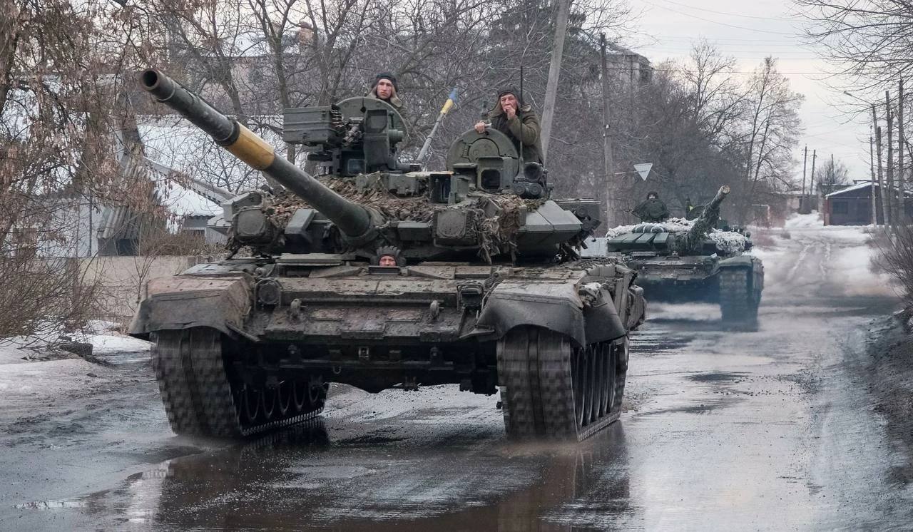 Rat u Ukrajini, 366. dan – Vagner napreduje u Bahmutu; Teške borbe u Marinki