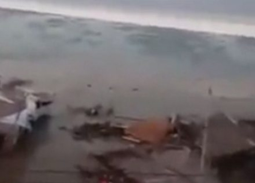 Nakon zemljotresa, strašan cunami u Turskoj (VIDEO)