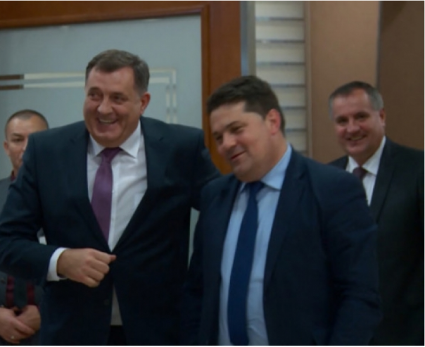 Dodik, Stevandić i Višković naručili 7 tona pomfrita