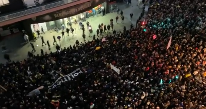 Haos u Španiji: Slavni klub pred ispadanjem, 15 hiljada navijača na ulici tražilo ostavke (VIDEO)