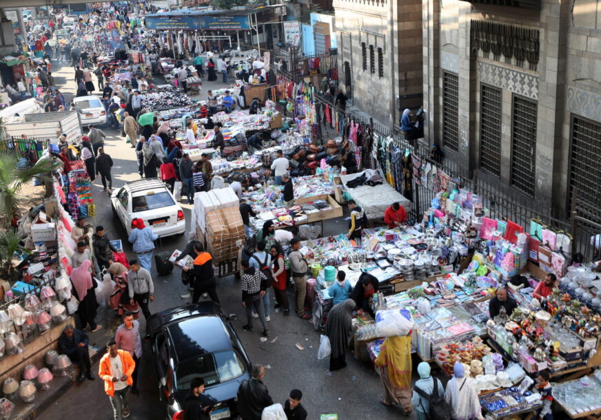 Egipat u nezapamćenoj krizi, građani se bore da prehrane porodice