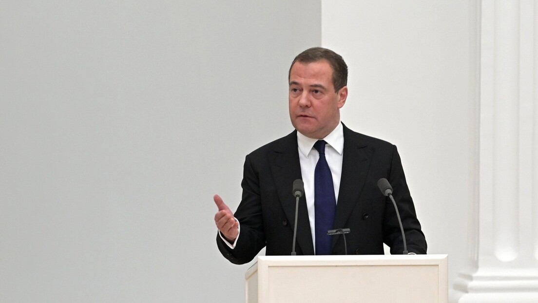 Medvedev: “Glupa američka propaganda” nova verzija sabotaže Severnog toka
