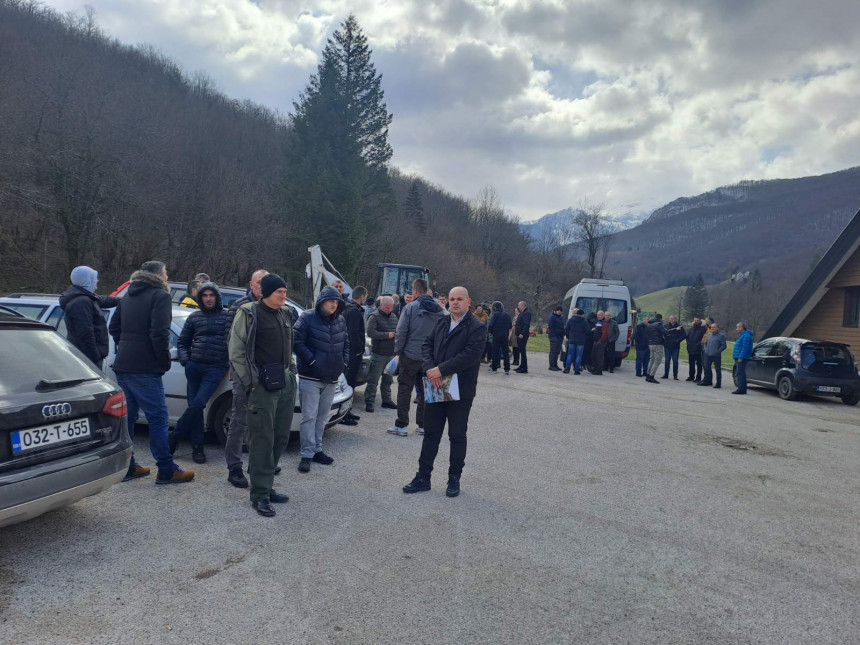 Radnici JUNP Sutjeska u štrajku, blokiraće i put