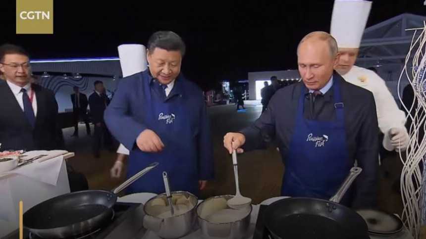 Kako izgleda kada Putin i Si prave palačinke (VIDEO)
