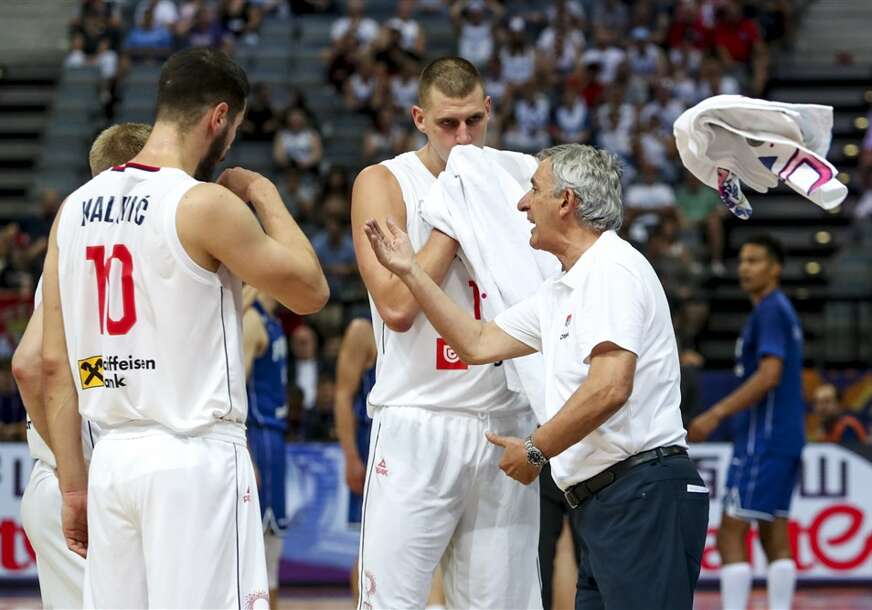 Nasmijani Jokić i Pešić kuju planove za Mundobasket (FOTO)