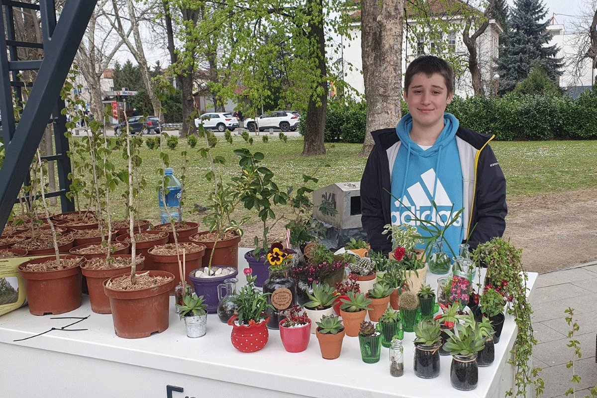 Vuk Mandić (13) iz Banjaluke hobi pretvorio u biznis: Biljke vraćaju ljubav koju im pružite