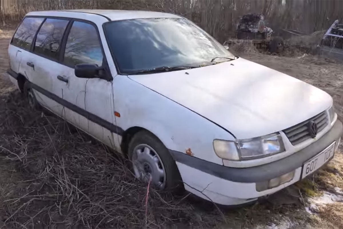 Pokušao da upali stari Passat koji je osam godina stajao na livadi (VIDEO) Pokušao da upali stari Passat koji je osam godina stajao na livadi (VIDEO)
