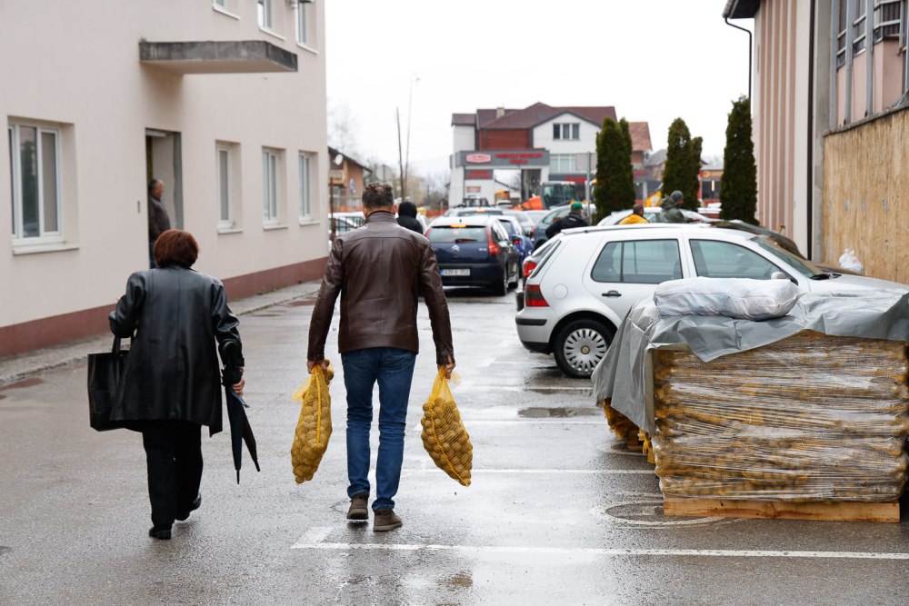 Opština Istočna Ilidža podijelila 620 sjemenskih paketa (FOTO)