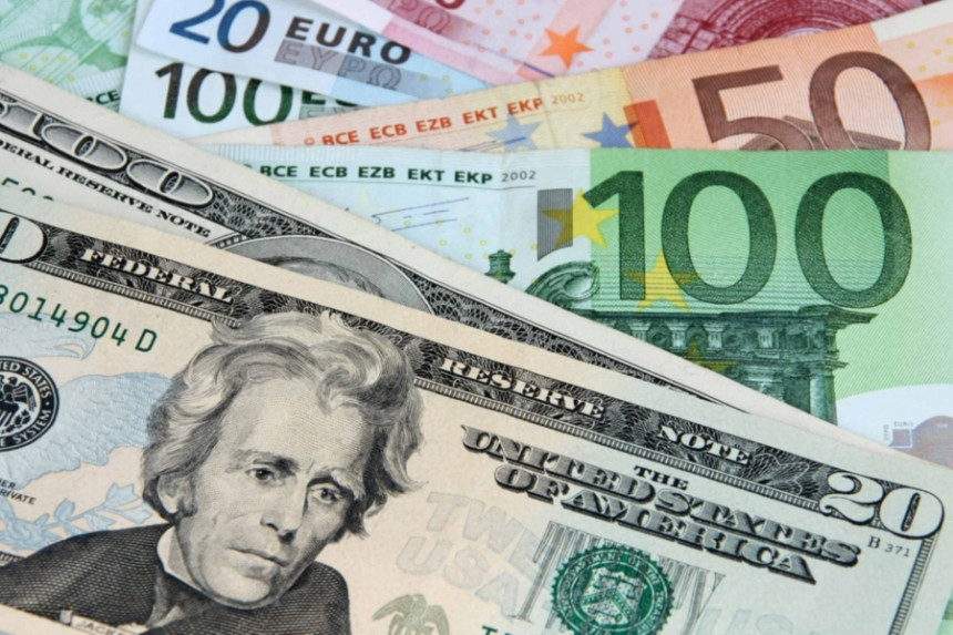 Evro raste do najvišeg nivoa u odnosu na dolar