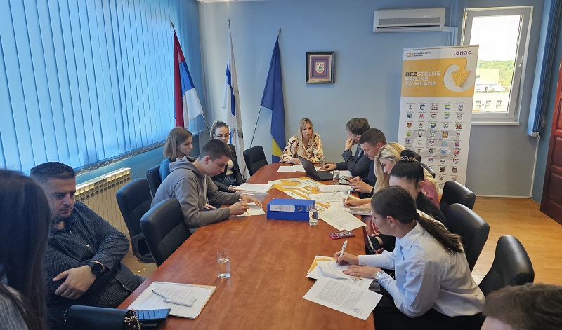 Novi projekti za mlade u Ugljeviku: Potpisani ugovori za realizaciju šest projekata Omladinske banke