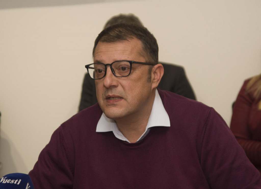 Perunović podnio ostavku jer je sa biznis kartice uplatio 19.000 za klađenje