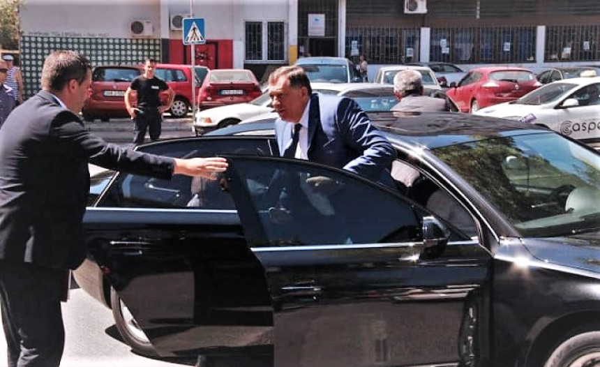 Dodik obnovio vozni park: Četiri vozila plaćena pola miliona KM