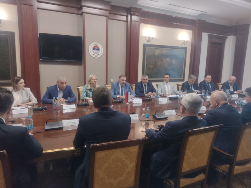 Dodik na sastanku sa partnerima, opozicija ga ignorisala