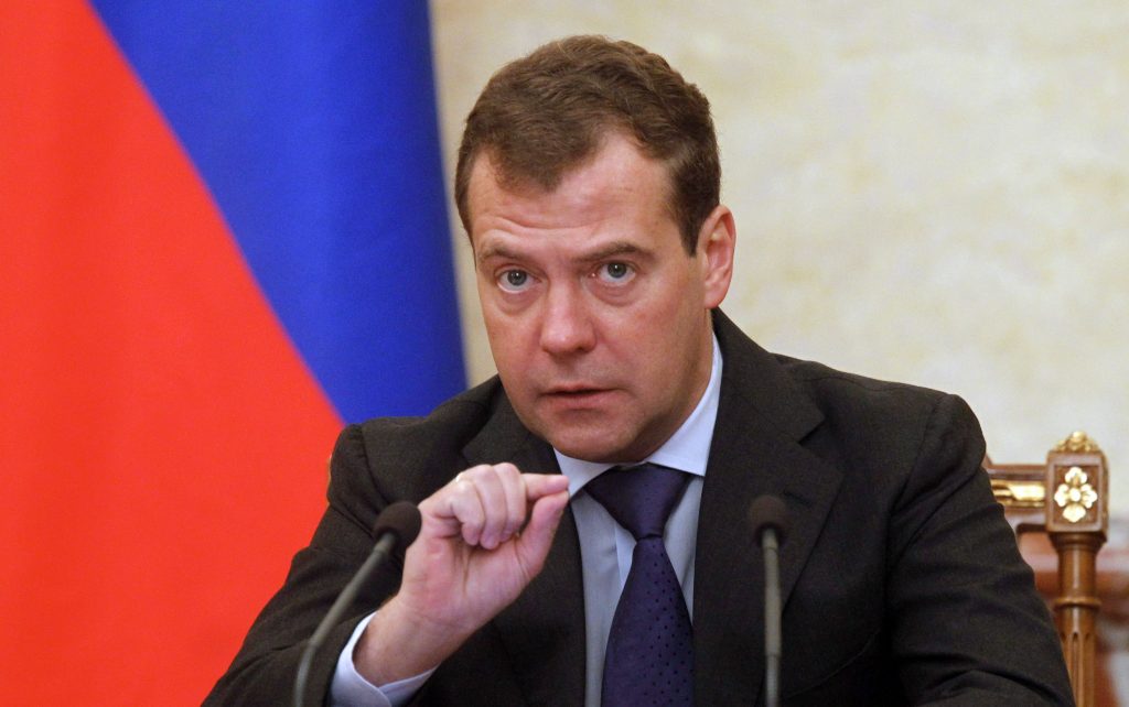 Medvedev poručio Podoljaku: Sahranićemo vas!