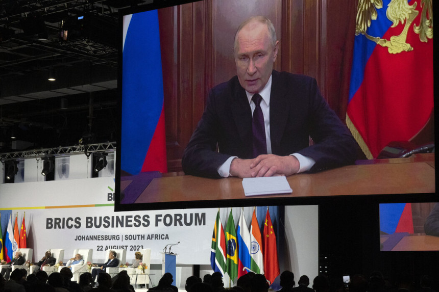Putin: Proces dedolarizacije u BRIKS-u nepovratan