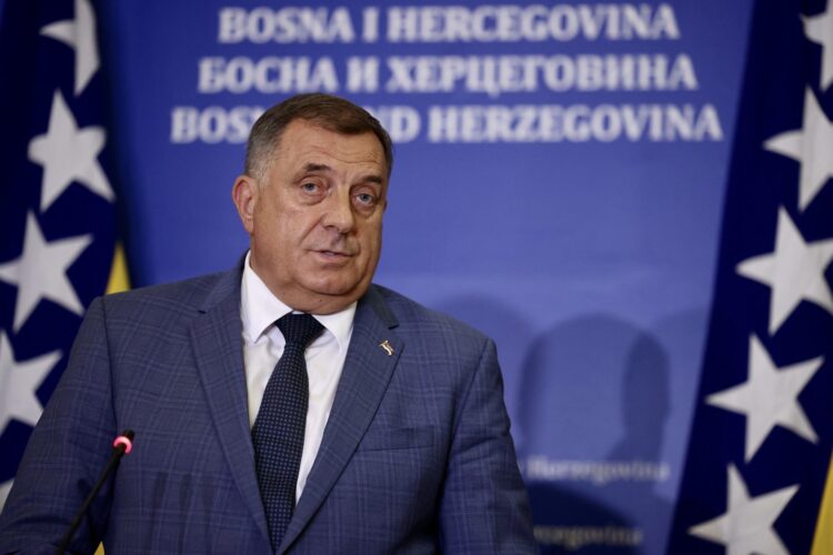 Dodik danas donosi odluku: Napuštaju li Srbi institucije BiH?