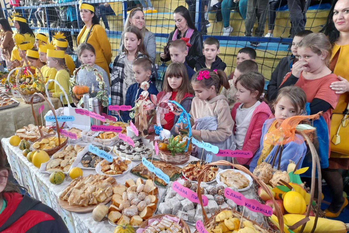 Đaci pravili maštovite i ukusne delicije