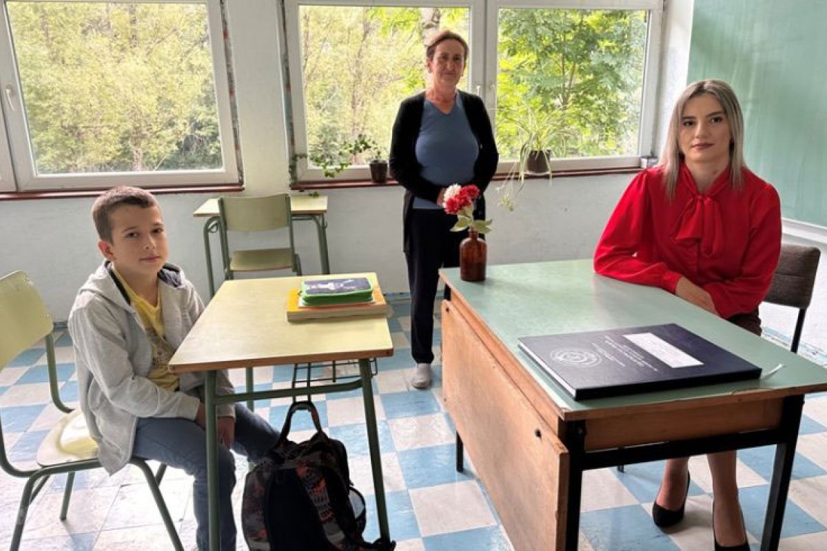 Pomaže majčino rodno mjesto u BiH: Hiljadu evra po učeniku da se škola ne bi ugasila