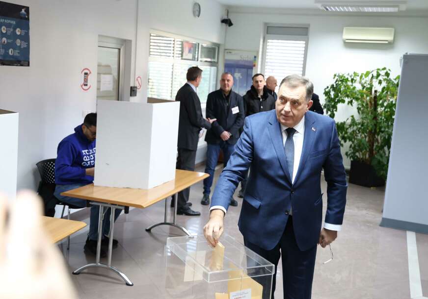 Dodik glasao javno, svi mogli da vide koga je zaokružio