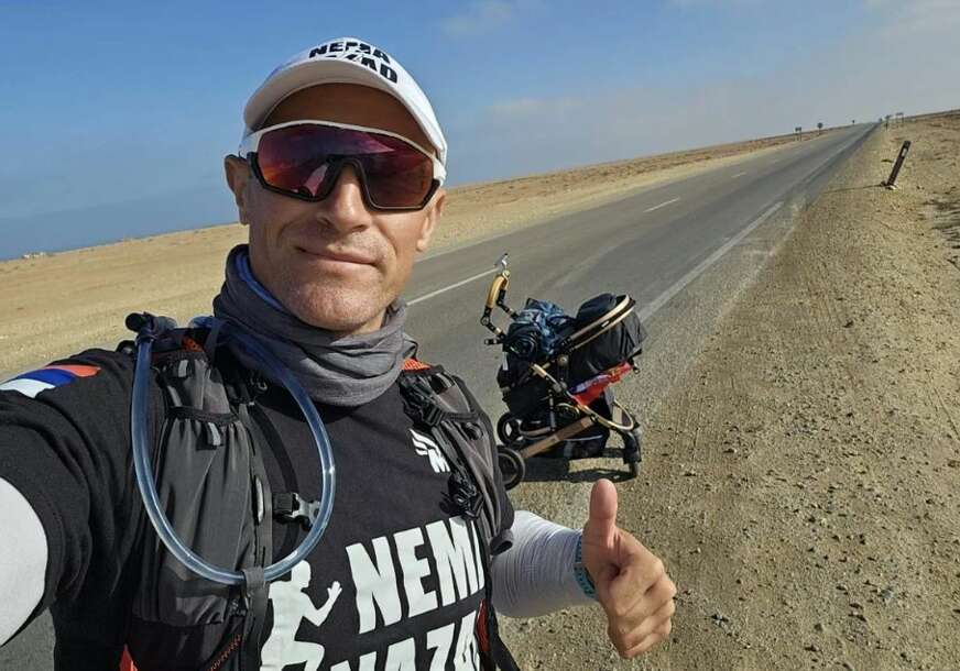 Pred njim je čak 1.600 kilometara, a cilj samo jedan: Sunce prži, vjetrovi šibaju, kolege na infuziji, a Marko trči gurajući dječja kolica kroz surovu pustinju Maroka