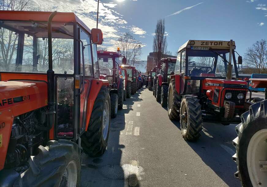  Traktori na ulicama Banjaluke: Protest poljoprivrednika zbog neisplaćenih subvencija