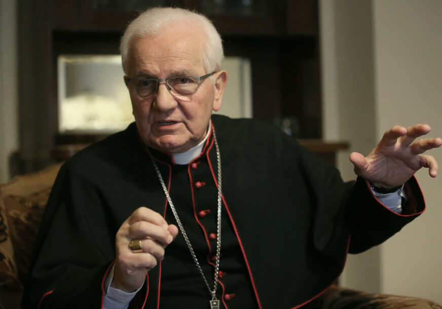 Bio je najmlađi biskup u Jugoslaviji: Franjo Komarica otišao u penziju, a ovako je govorio