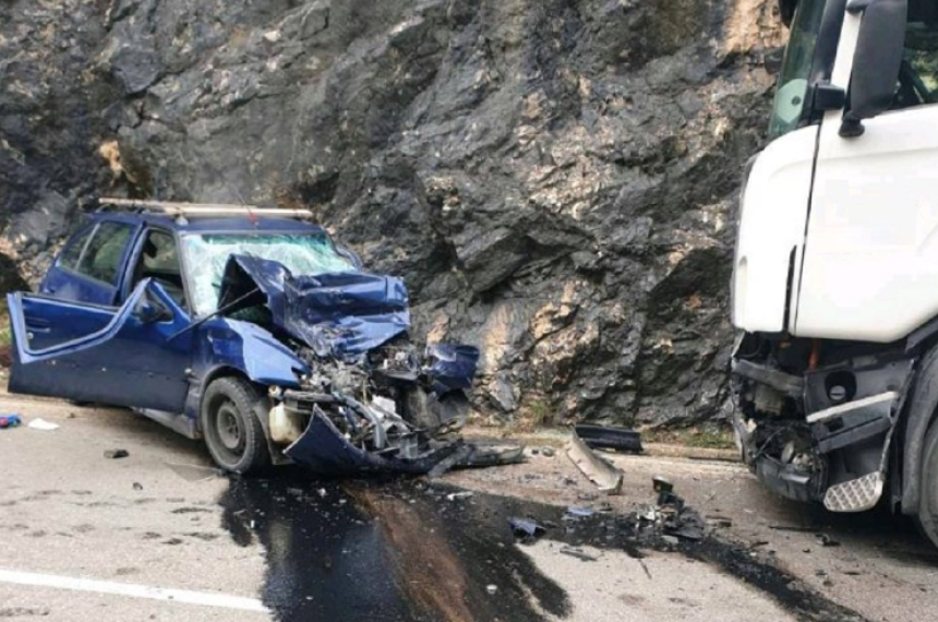 Težak udes auta i kamiona na putu Banjaluka-Jajce