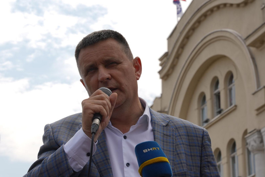 Nema infarkta dok Đajić protestuje: Pacijente šalju u Bijeljinu i Prijedor