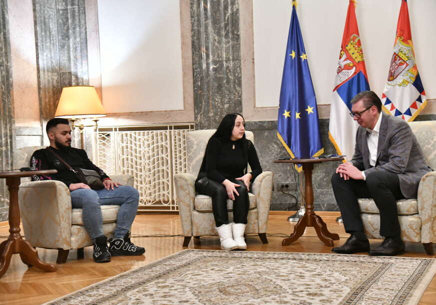 „Hvala za hrabrost, odgovornost, otvorenost i poštenje“ Predsjednik Srbije sastao se sa majkom iz Sremske Mitrovice koja je pretrpjela akušersko nasilje