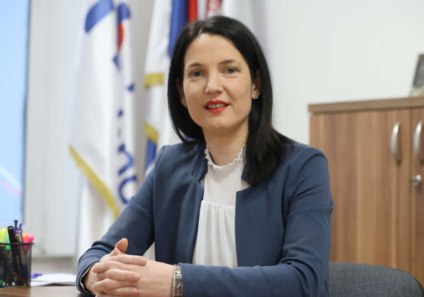 „Misliti da je Dodik za fer izbore je kao vjerovati u Djeda Mraza“ Jelena Trivić najavila kandidaturu za gradonačelnicu Banjaluke, pa oplela po predsjedniku Srpske