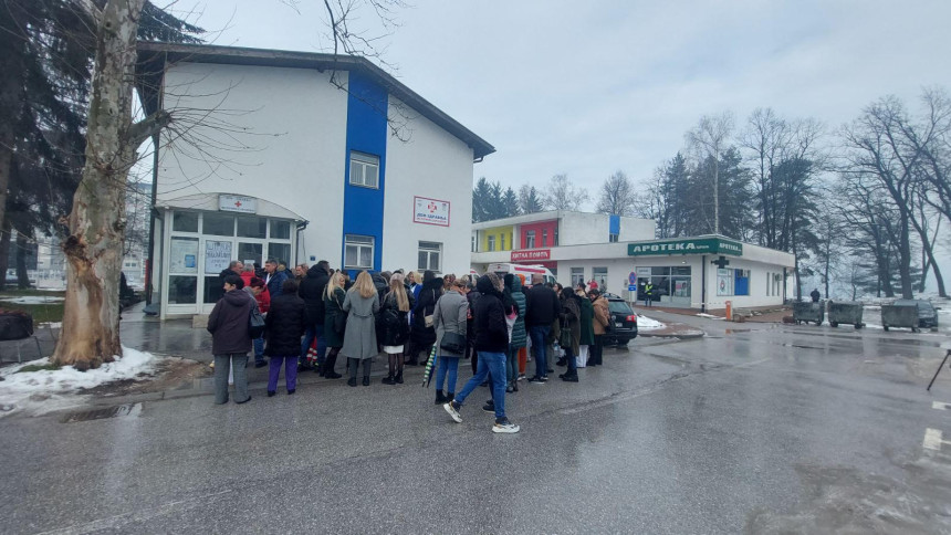 Štrajk upozorenja radnika Doma zdravlja I. Sarajevo: Liječimo druge, a mi nemamo pravo na liječenje