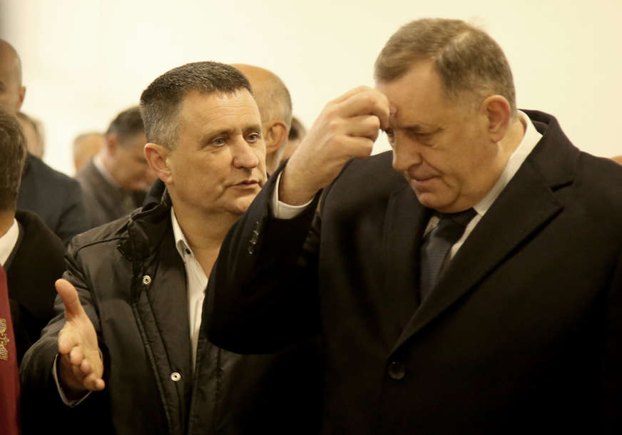 Đajić na partijskom sastanku poručio da Dodika ne treba gledati kao predsjednika stranke već da stvari „uzmu u svoje ruke“