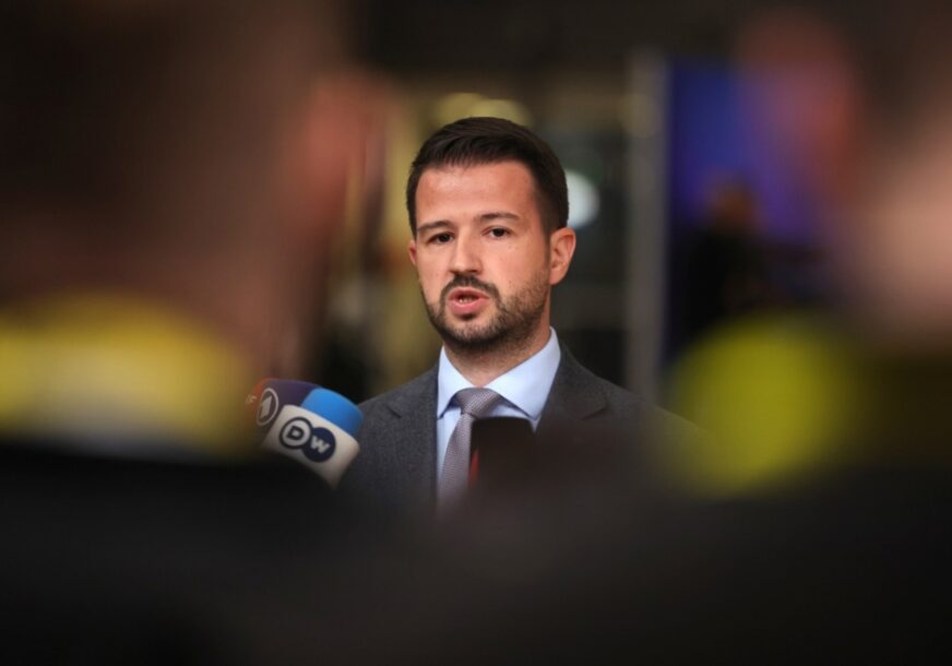PES o ostavci Jakova Milatovića „Vrijeme je da konačno počne raditi u interesu građana umjesto na ličnoj promociji“