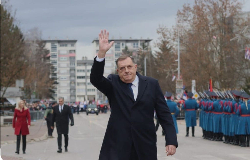 Uvođenjem svih paketa sankcija Rusiji pod okriljem BiH, Dodik je zabio nož u leđa Srbiji, ostavio je samu protiv Zapada