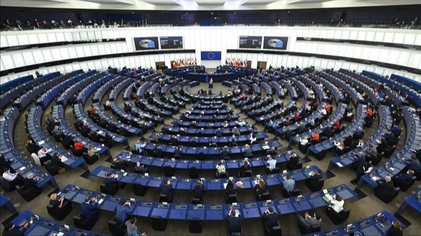 Evropski parlament poziva na uvođenje sankcija Dodiku