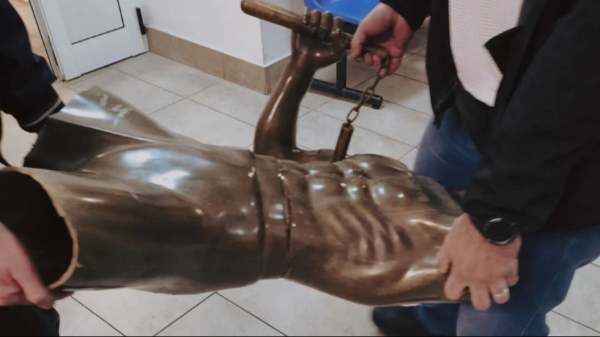 Pronađena statua Brus Lija koja je ukradena u Mostaru